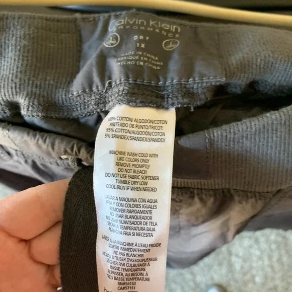 NWT Calvin Klein Gray Capris Size 1X - Picture 3 of 4